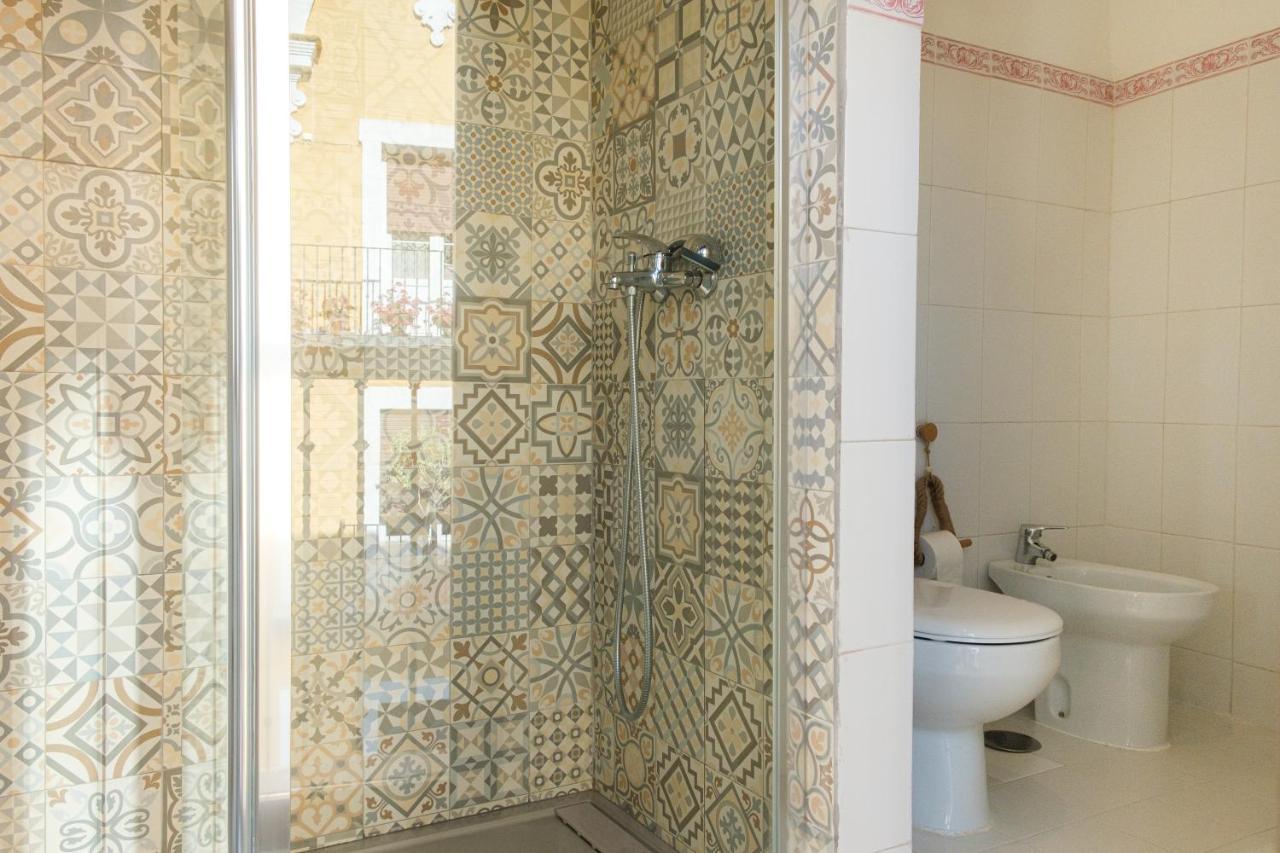 Vista Catedral Apartment Seville Exterior photo